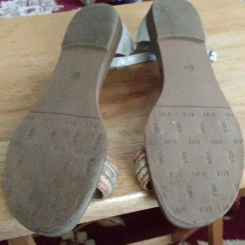 Sandals - Picture 3 of 4